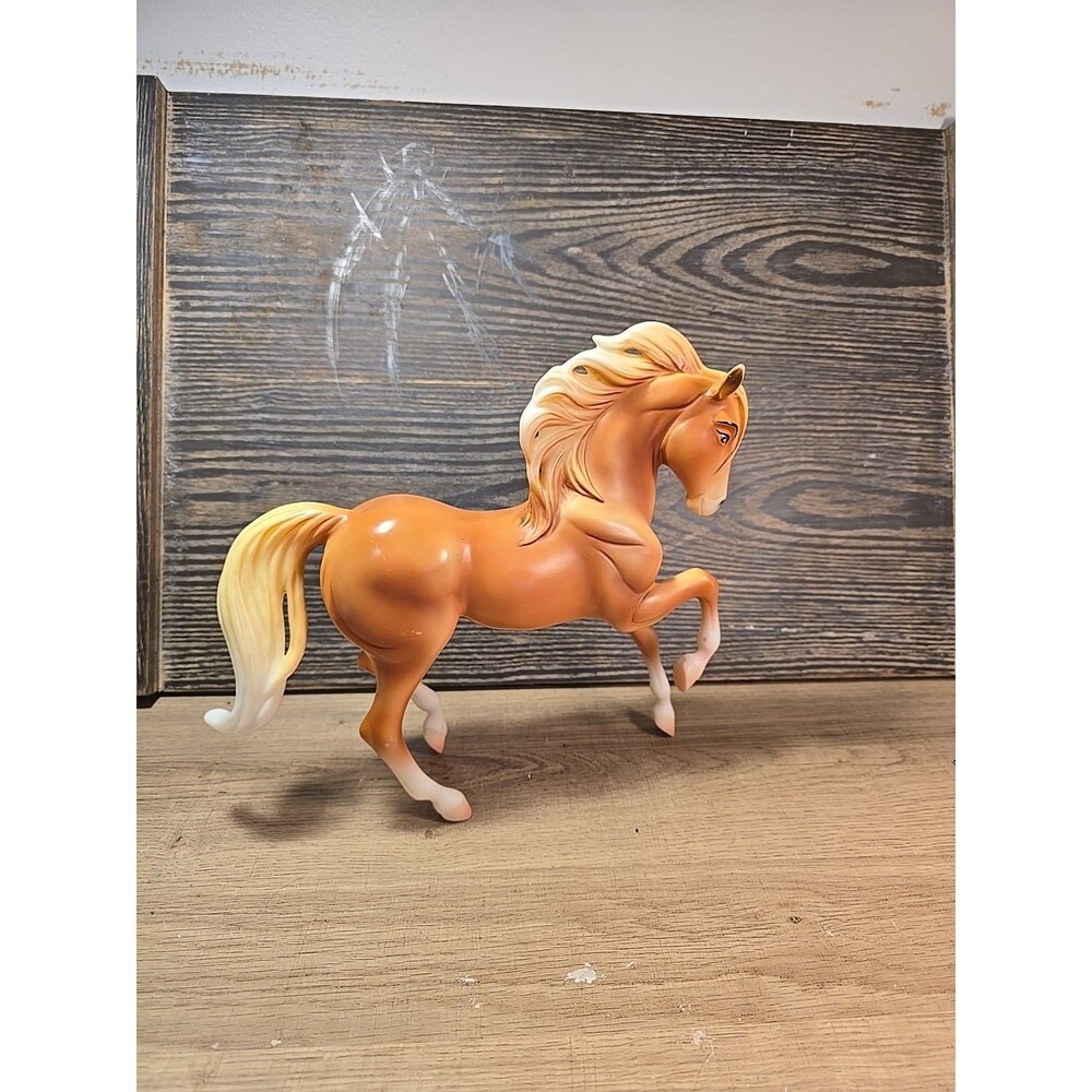Breyer Spirits Chica Linda Dream work #9201 Retired 2002 - Picture 2 of 13